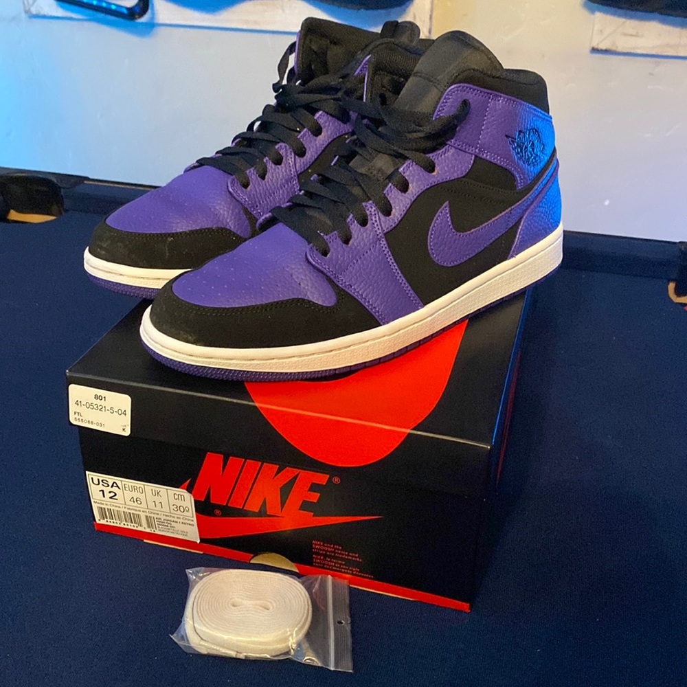 Air Jordan 1 Mid Black/Dark Concord Size 11.5